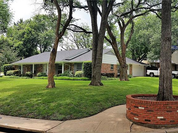 3rd image of 203 Willowbrook Dr