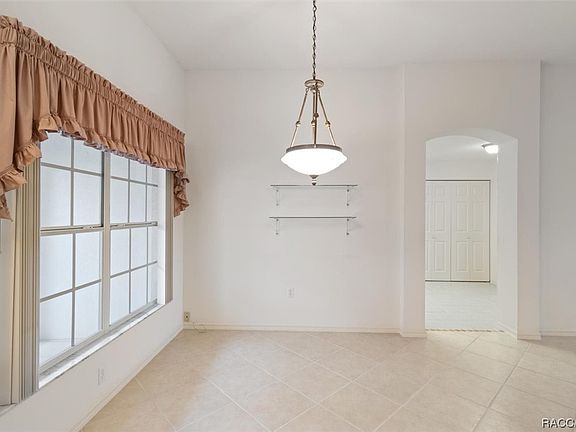 5th image of 480 W Larchmont Ct
