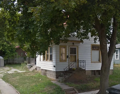 133 S Chicago Ave photo 1