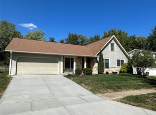 15489 Hitchcock Rd, Chesterfield, MO 63017