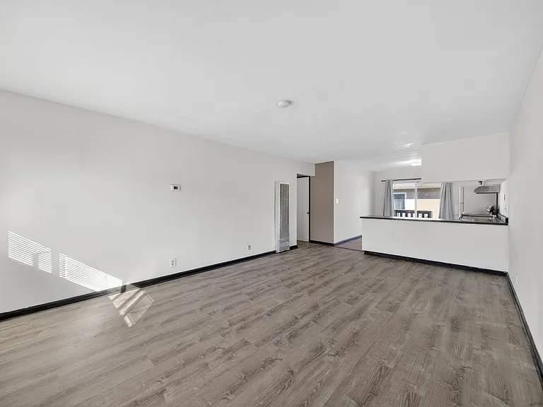27090 Belvedere Ct #4 — Photo 12