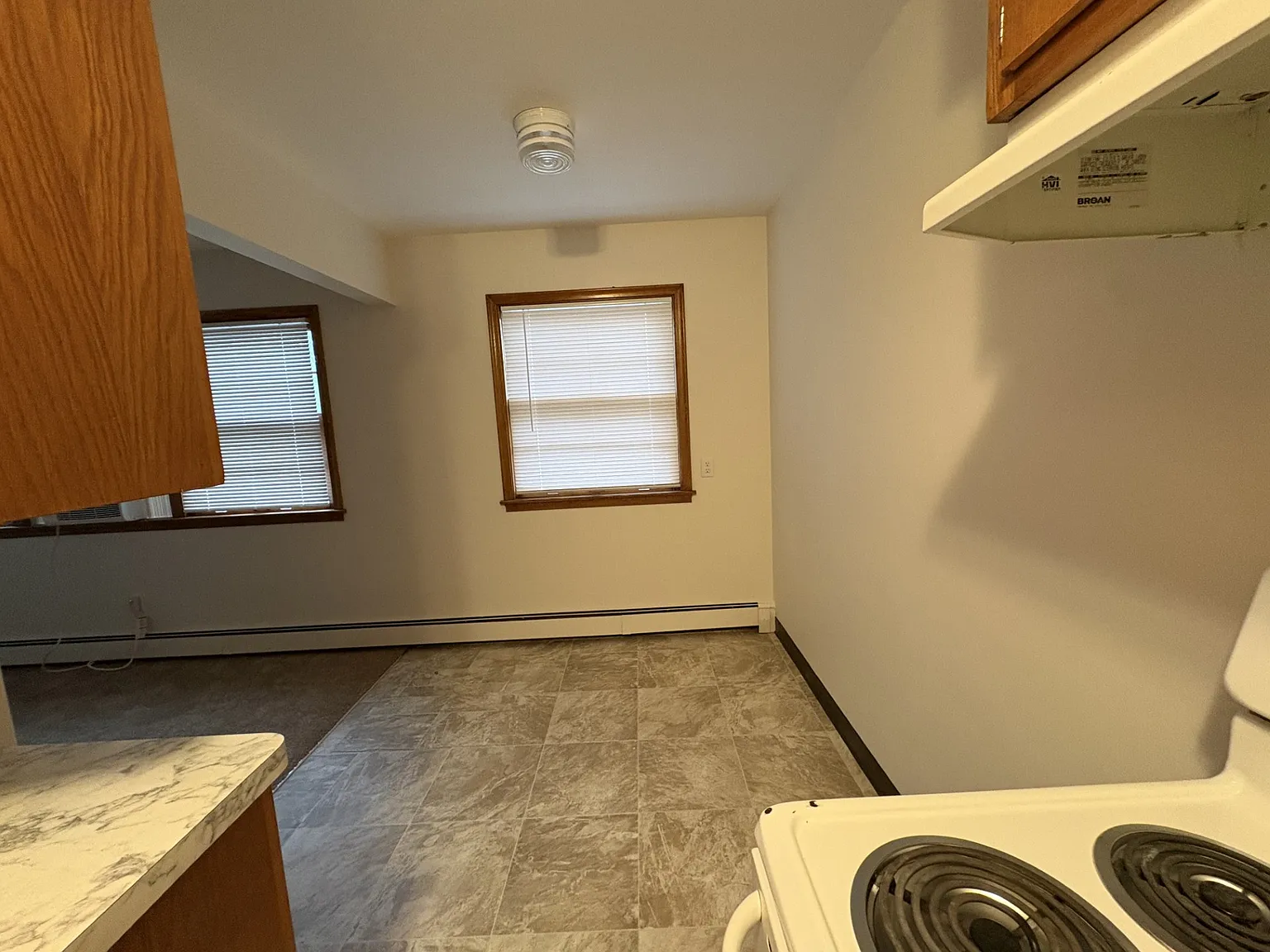 One Month Free! Remodeled One-Bedroom Richfield Apartment — Photo 4