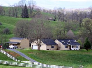 434 Twin Oaks Dr, Maxwelton, WV 24957