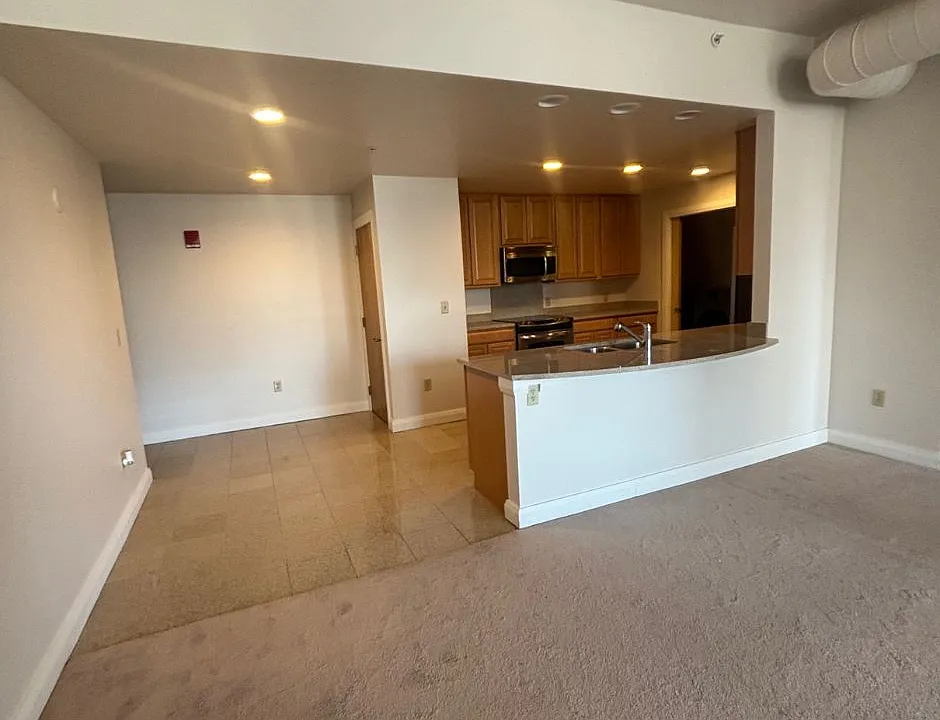 300-306 4th Ave #1403