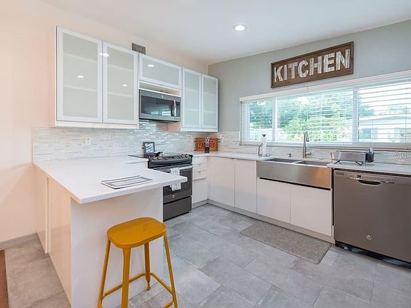 4th image of 3921 Ibis Dr #1