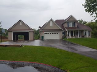 7059 Ontario Center Rd, Ontario, NY 14519