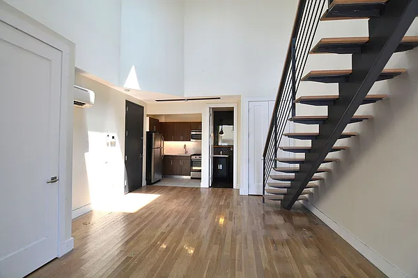 Rented by Hagstrom Management Inc | media 25