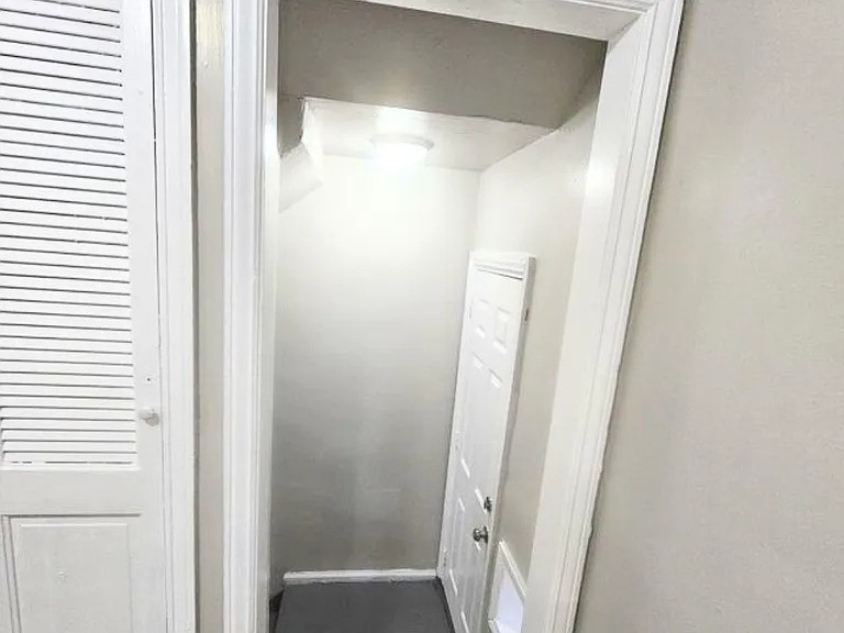 10803 Roxbury St — Photo 8