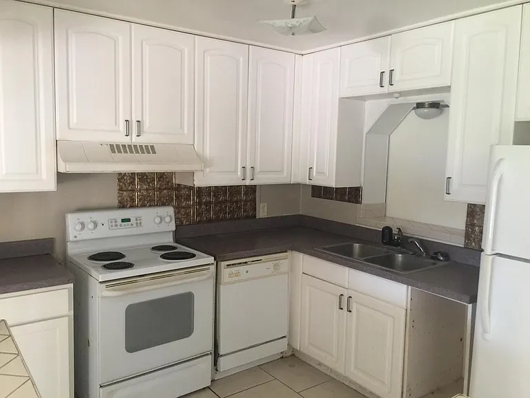 1906 Chesley Dr — Photo 13