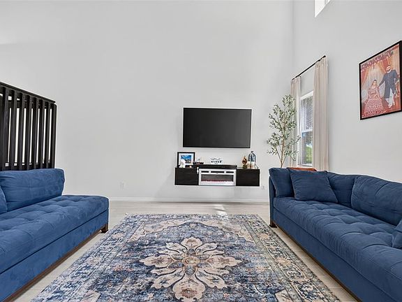 4th image of 6086 Chapledale Dr