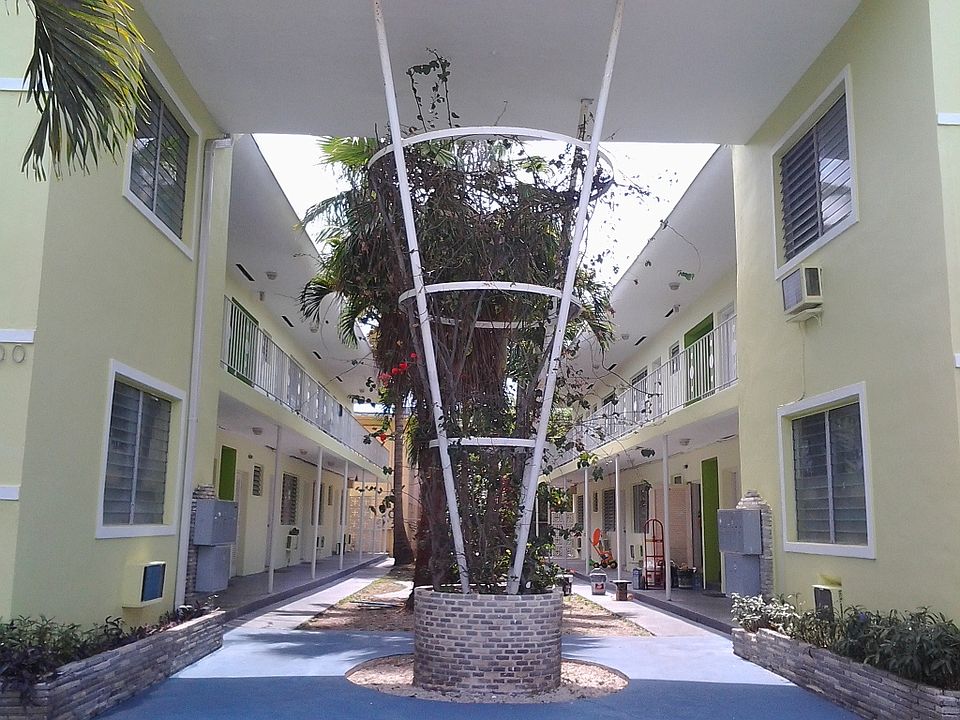 1st image of 1210 Marseille Dr