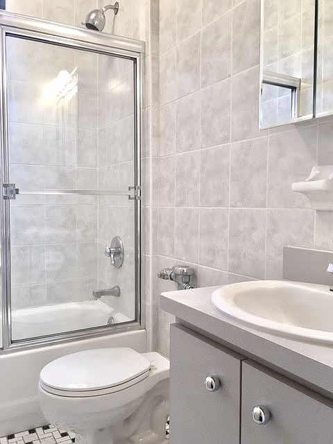 2nd image of 4331 45th St APT 1F