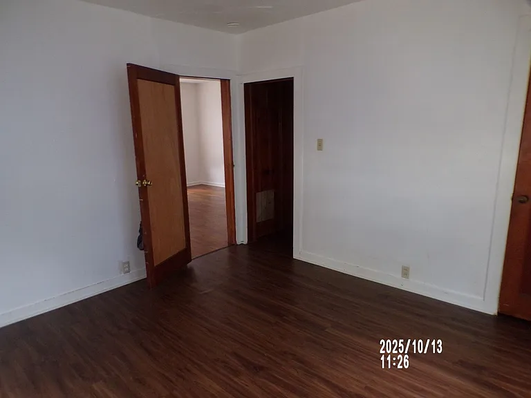 311 E Nevada St — Photo 9