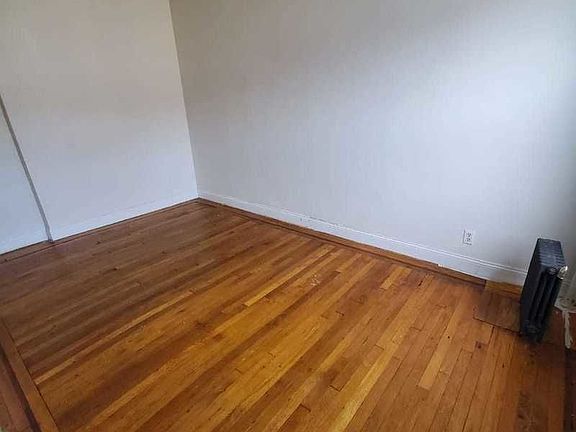 5th image of 2111 Regent Pl #3C
