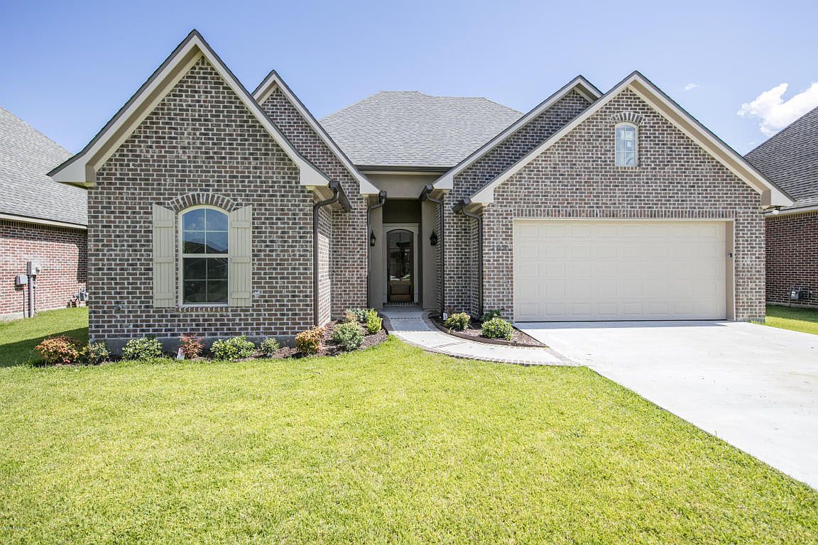 302 Oak Hill Ln, Youngsville, LA 70592 | Zillow
