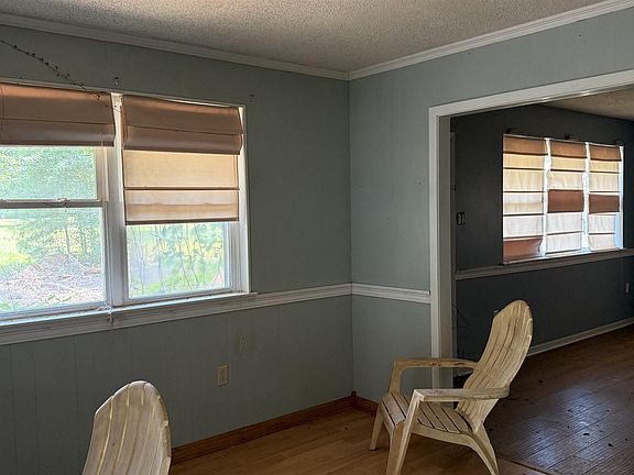 4th image of 15637 Denham Rd