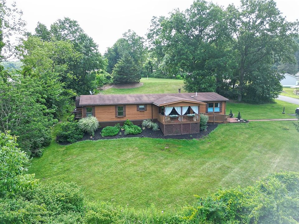 1st image of 4 Hemlock Dr