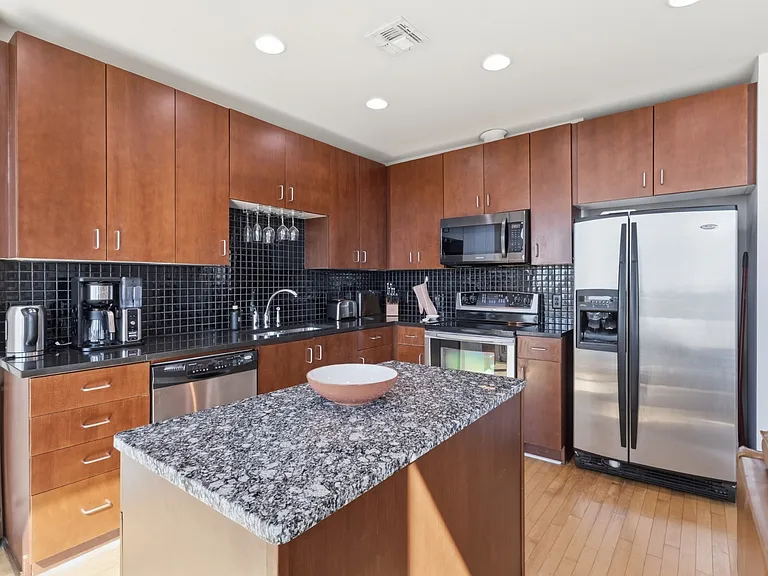 415 Church St #1306 — Photo 16