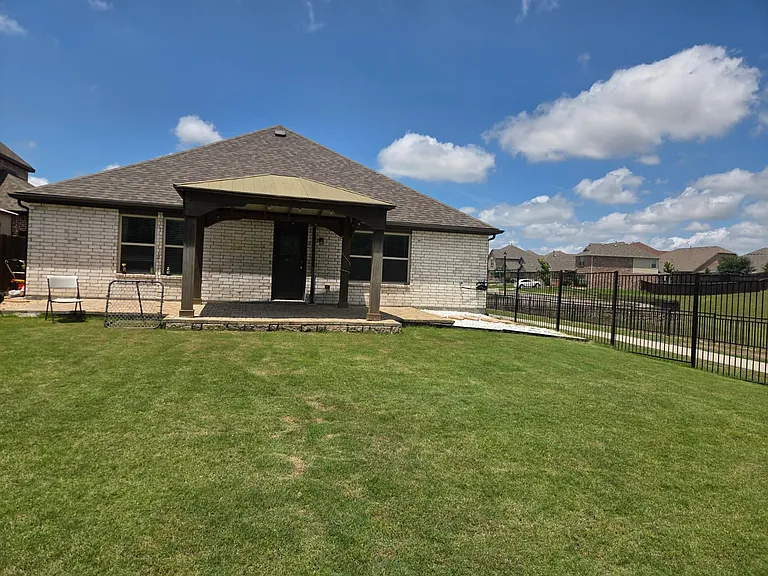 1512 Springtree Dr — Photo 29