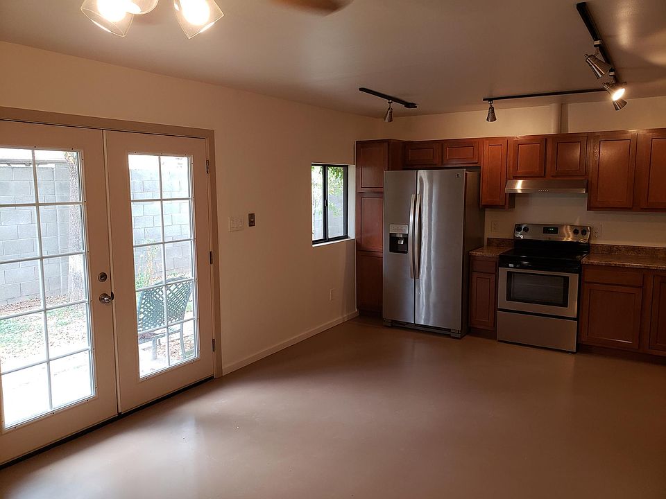 1st image of 3347 E Earll Dr #1