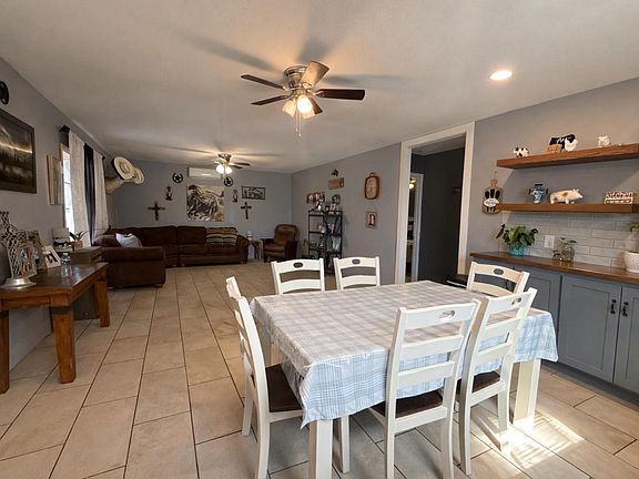 4th image of 1010 Clay Cir