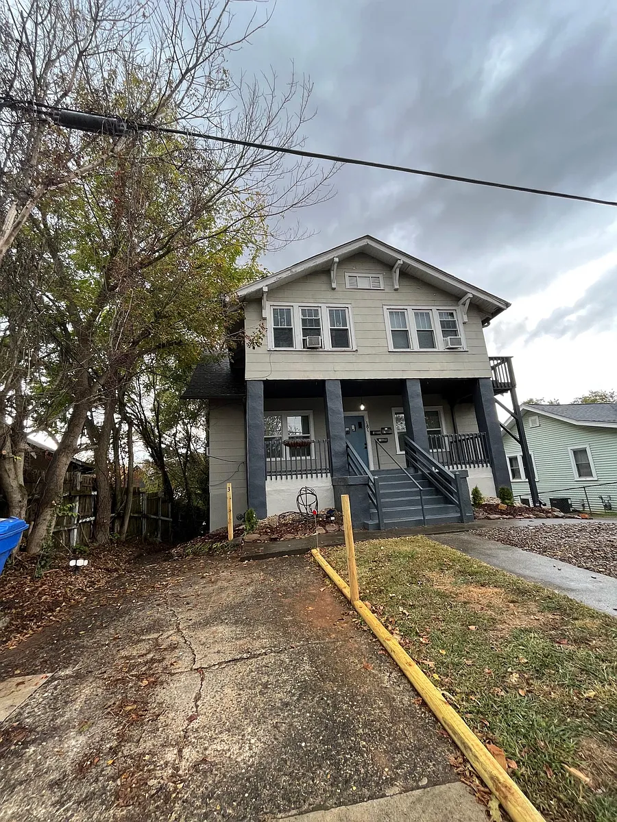 Building Photo - 181 Logan Ave #3