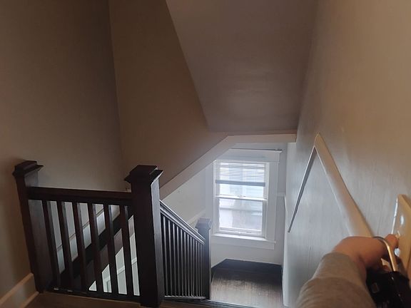 2nd image of 830 N Main St