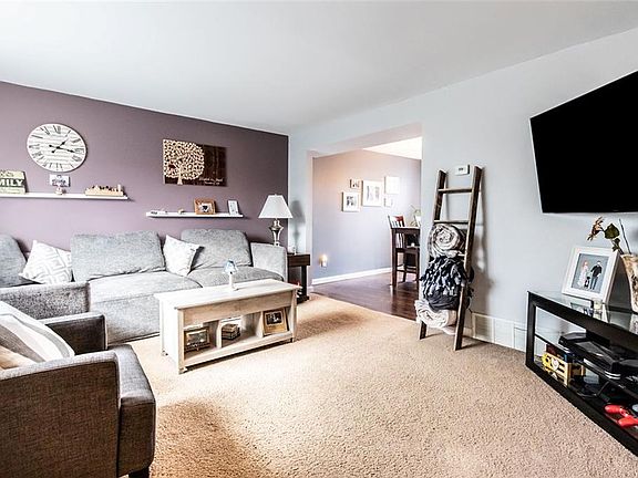 3rd image of 80 Parkview Ct