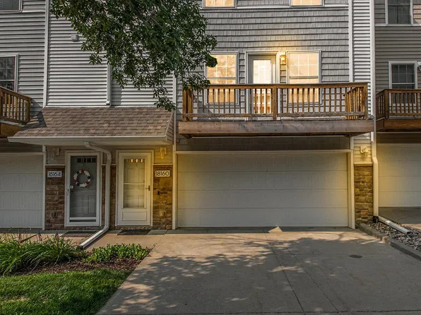 18160 Hayes Ct, Omaha, NE 68135