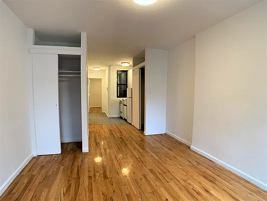 Rented by Bond New York | media 21