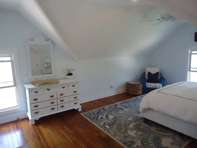 200 Lumber Ln — Photo 9
