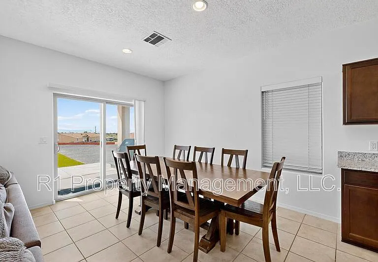 108 Hue St SW — Photo 25