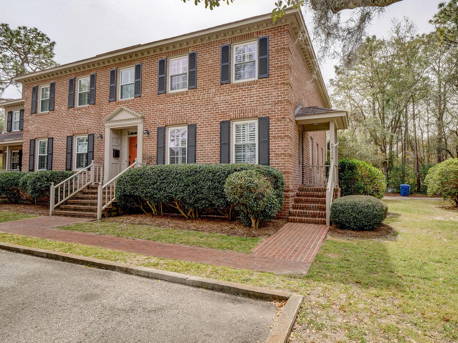 3 bed, 2.5 bath, $2,100 — Photo 1