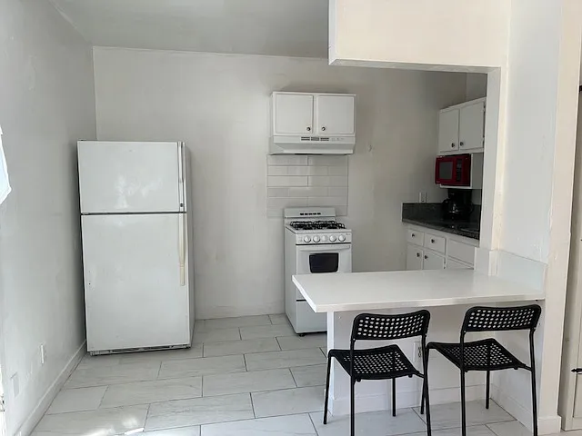 15340 Hart St #3 — Photo 14