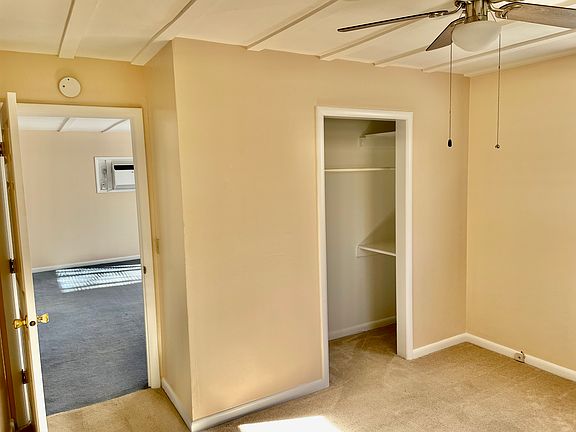 4th image of 204 Piper Ln #B