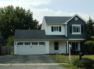 2260 Blue Spruce Ln, Aurora, IL 60502