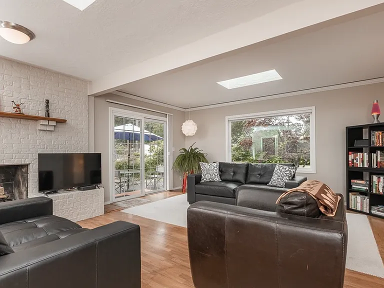 1319 Gemini St SE — Photo 9