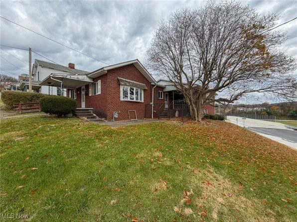 906 May St, East Liverpool, OH 43920