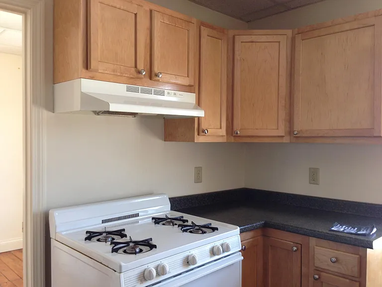 14 Bright St #3 — Photo 4