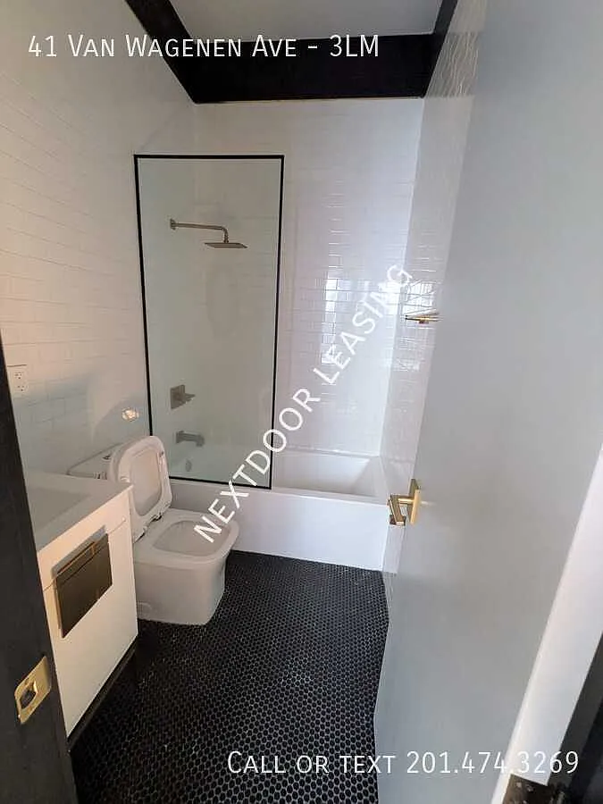 41 Van Wagenen Ave — Photo 3