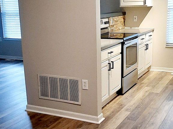2nd image of 550 Colony Park Dr APT 103