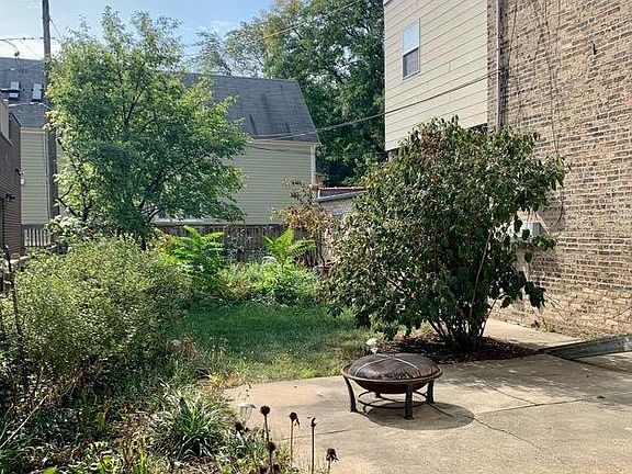 Shared yard
