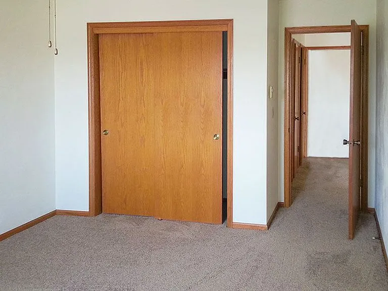 2937 Kensington Ln — Photo 12
