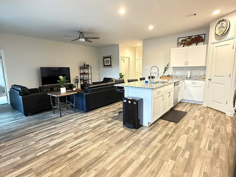 302 Del Monte Dr — Photo 22