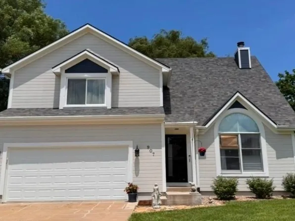 907 Rosewood Ct, Paola, KS 66071