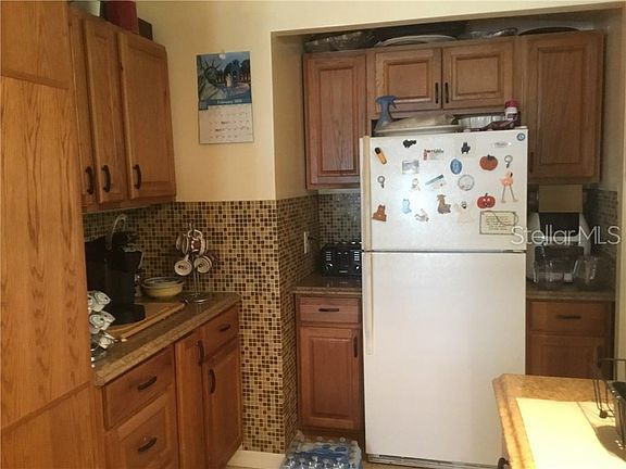 3rd image of 721 Riverview Cir