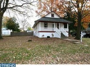 302 Beechwood Ave, Maple Shade, NJ 08052