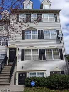 145 W Market St, Newark, NJ, 07103