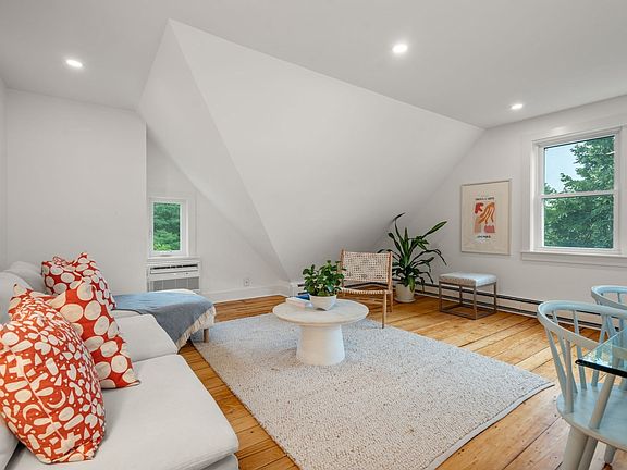 4th image of 7 Russell St #3