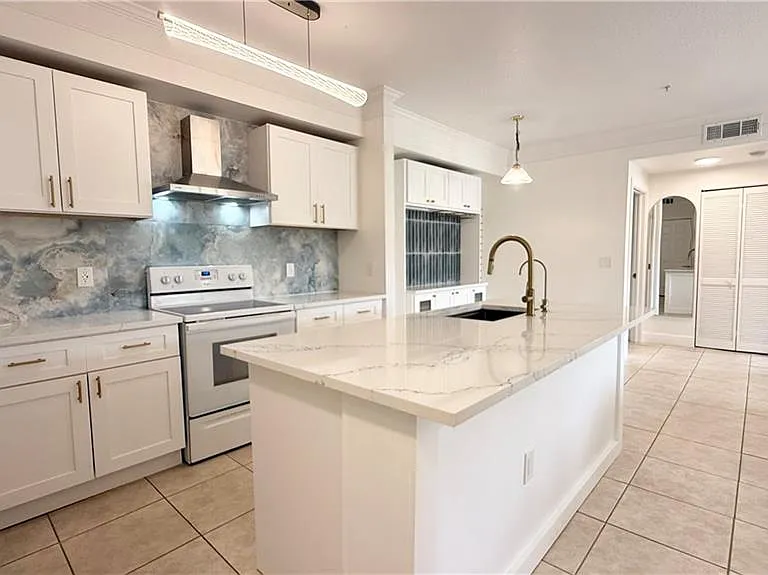 11500 Villa Grand #306 — Photo 6